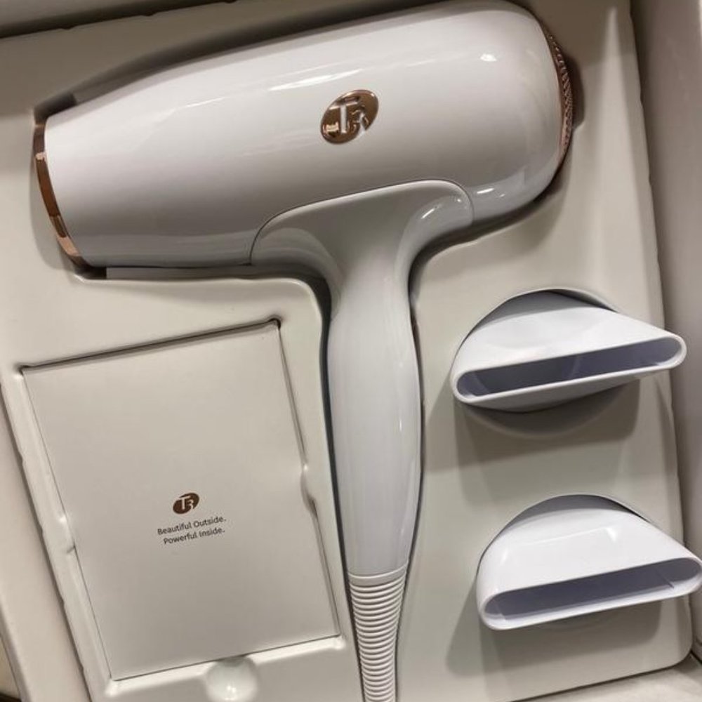 NEW IN BOX T3 FEATHERWEIGHT LUXE 3I HAIR DRYER